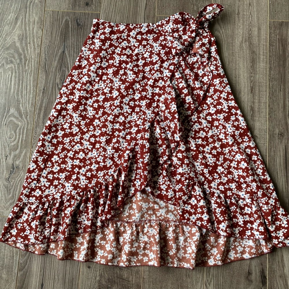 3/$15 SHEIN floral ditsy romantic cross over midi skirt